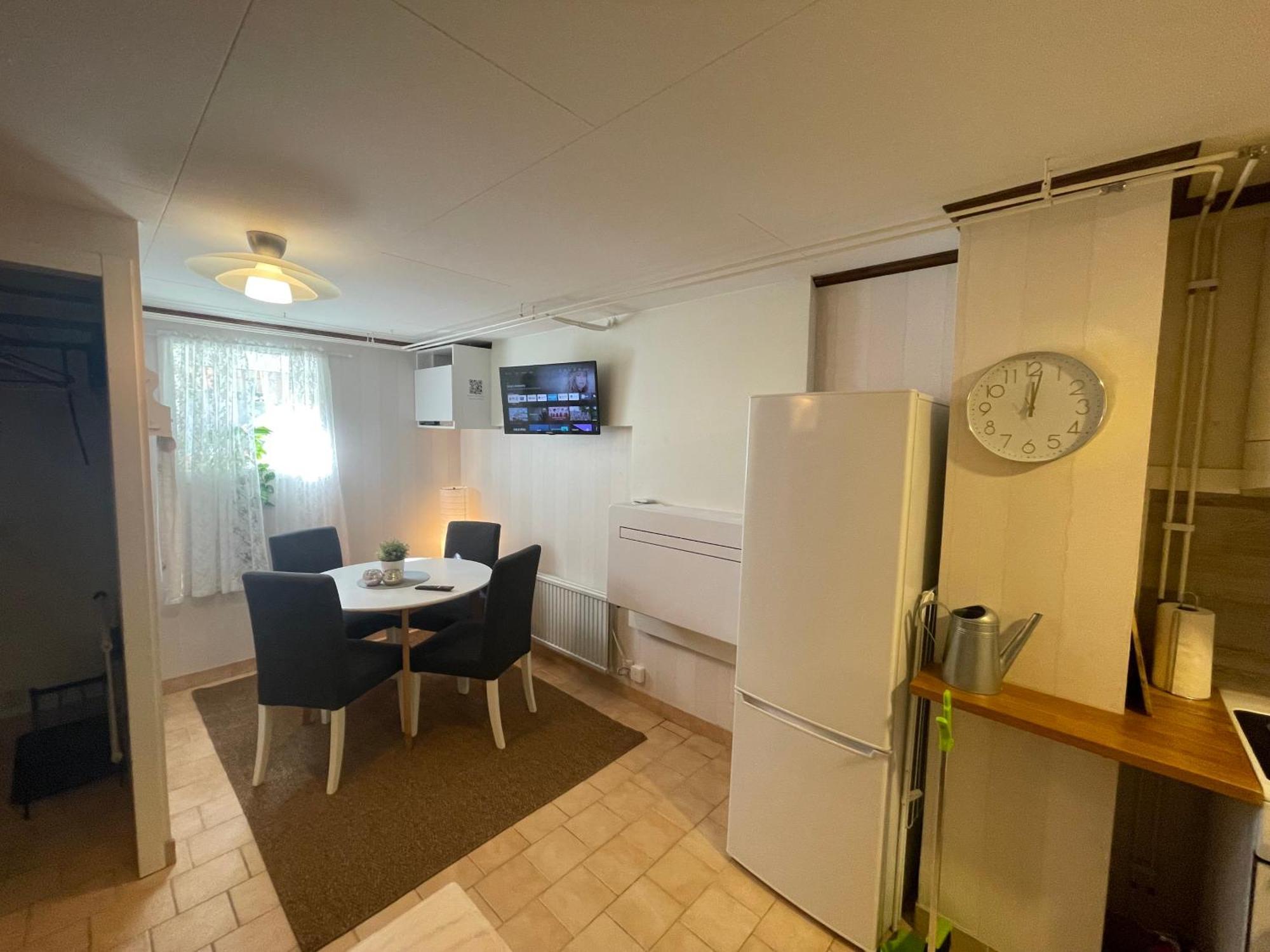 Kaellarlaegenhet Centrumvaegen Gusum Bagian luar foto