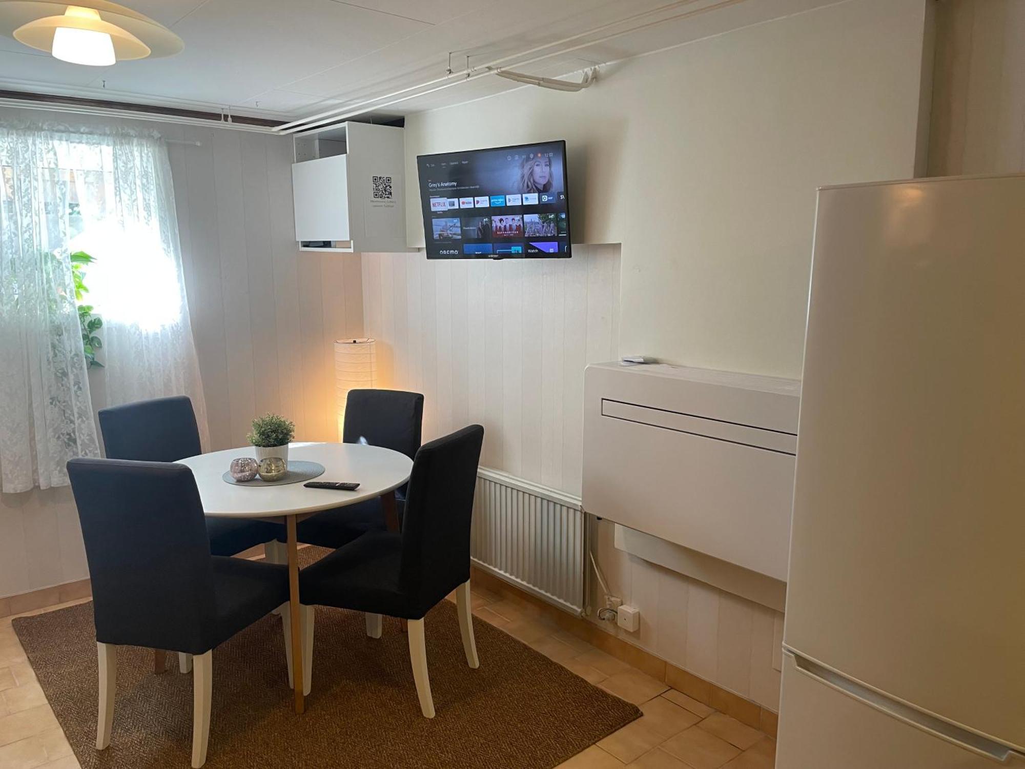 Kaellarlaegenhet Centrumvaegen Gusum Bagian luar foto
